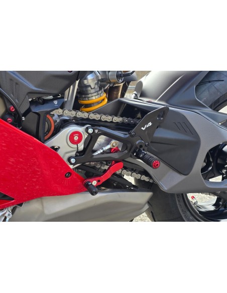 Pedane Regolabili Cnc Racing per Ducati Panigale V4 2025