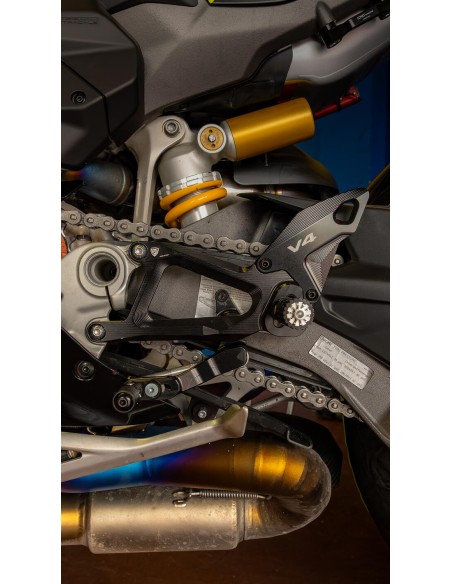 Pedane Regolabili Cnc Racing per Ducati Panigale V4S 2025