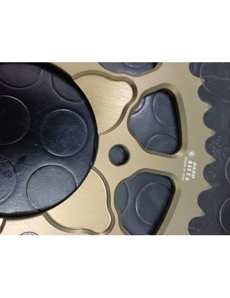 Corona Sitta in Ergal Ossido Duro Passo 520 per Ducati Panigale V4S 2025